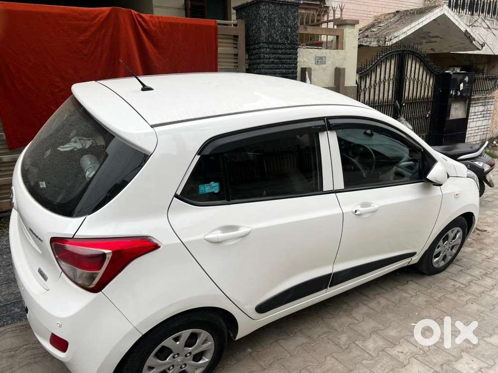 Hyundai Grand I10 2015 Petrol 63000 Km Driven