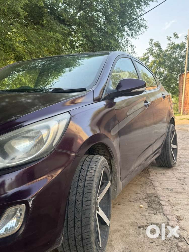 Hyundai Fluidic Verna 2012