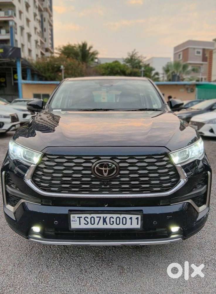 Toyota Innova Hycross 2.0 Zx Hybrid 7 Str, 2023, Petrol