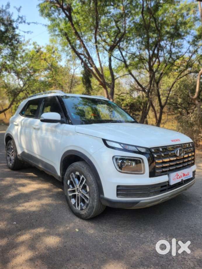 Hyundai Venue Sx Mt, 2023, Petrol