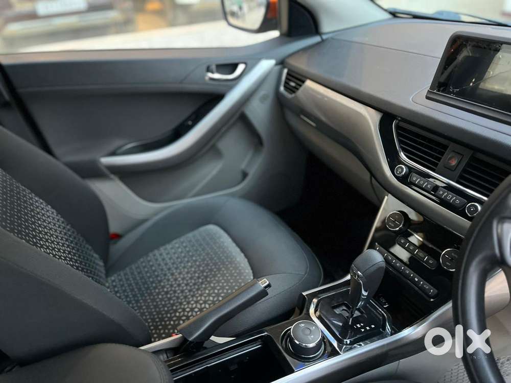 Tata Nexon 1.2 Revotron Xza Plus, 2018, Petrol