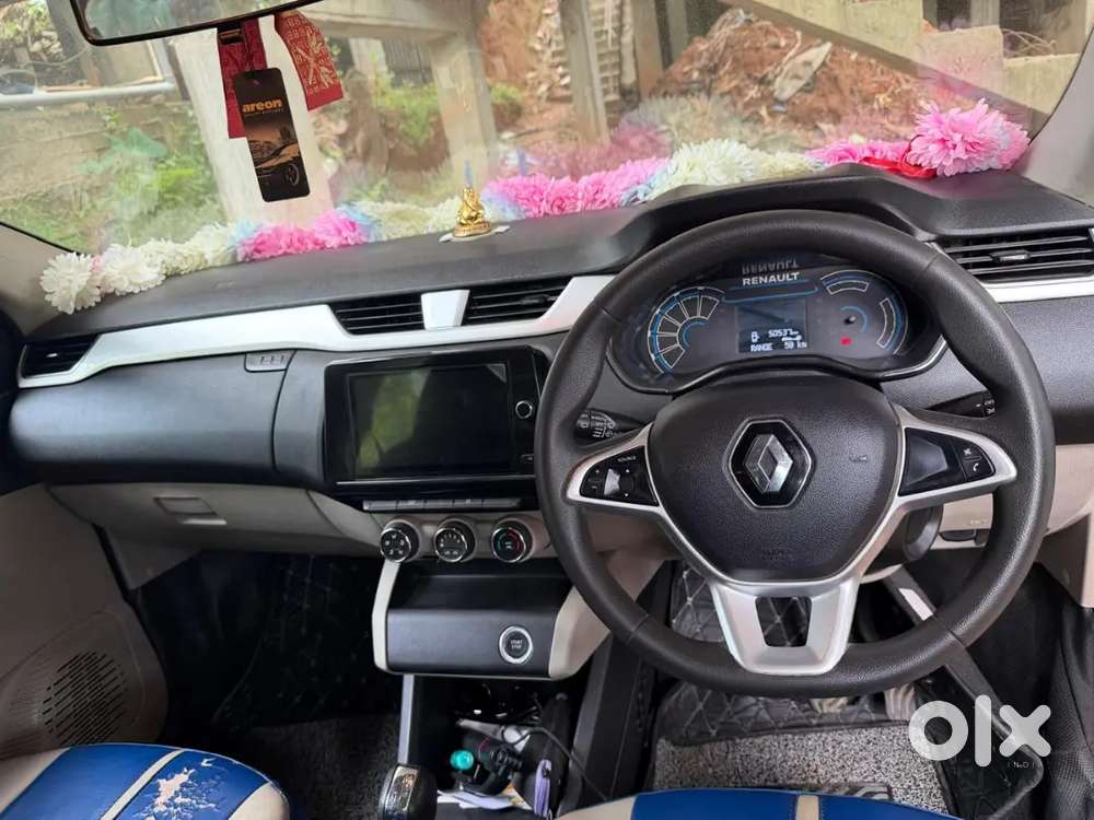 Lady Driven Renault Triber Automatic For Sale.