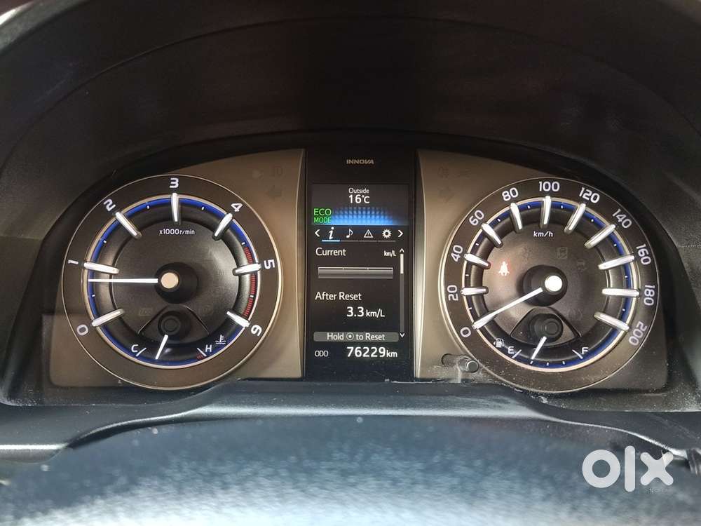 Toyota Innova Crysta 2.4 V, 2017, Diesel