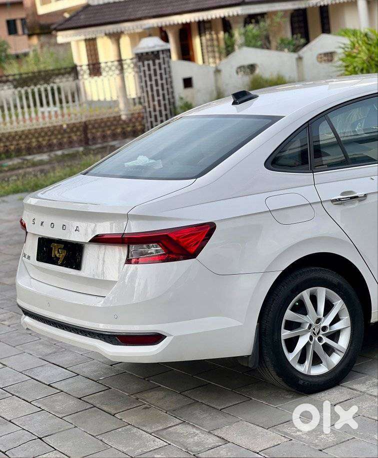 Skoda Slavia 1.0 Ambition Tsi, 2022, Petrol