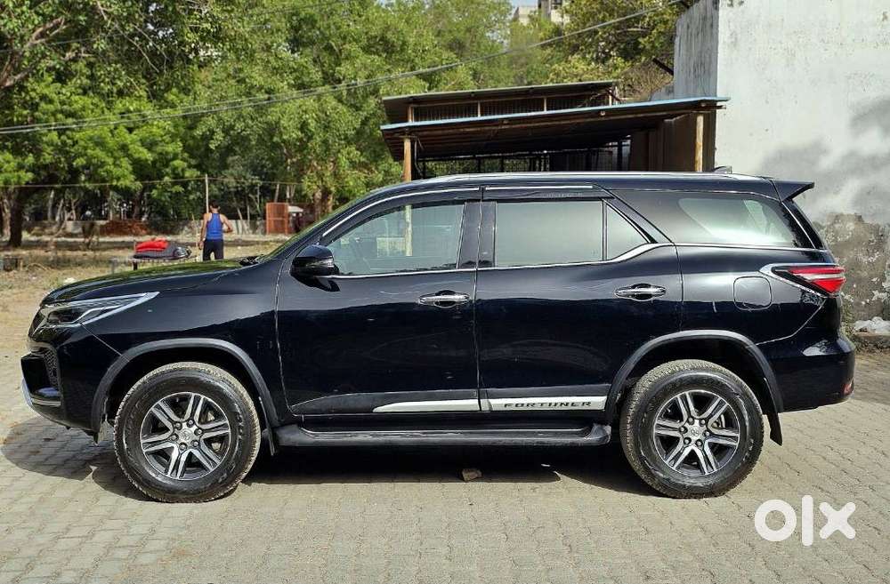 Toyota Fortuner 4x2 At 2.7 Petrol, 2023, Petrol
