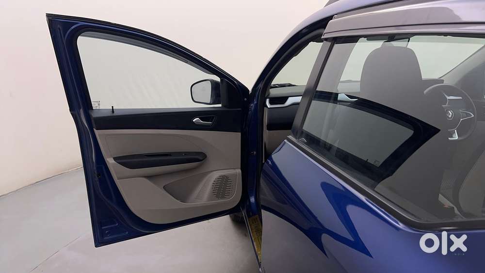Renault Triber Rxz, 2022, Petrol