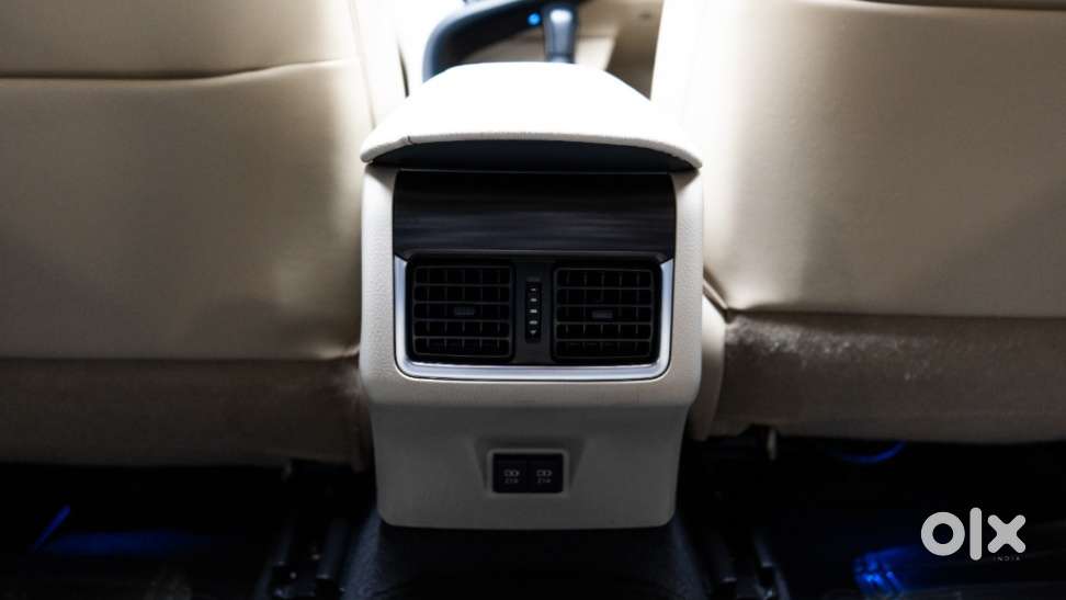 Toyota Camry [2019-ongoing] 2.5 Hybrid, 2024, Petrol