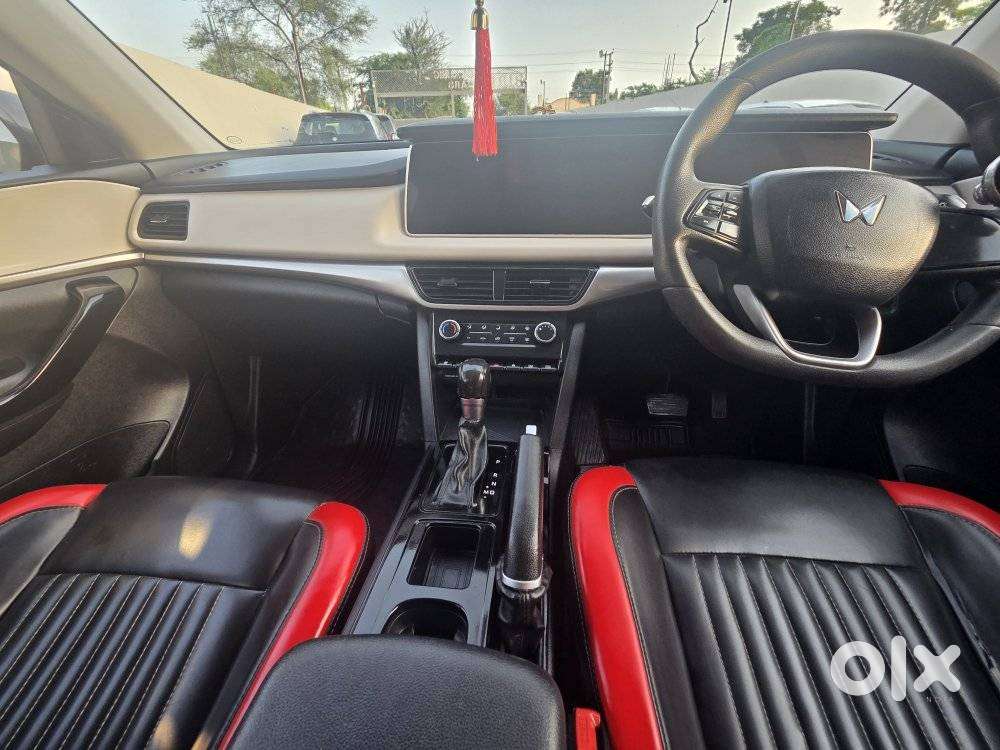 Mahindra Xuv700 2.2 Ax 5 Diesel At 7 Str, 2022, Diesel