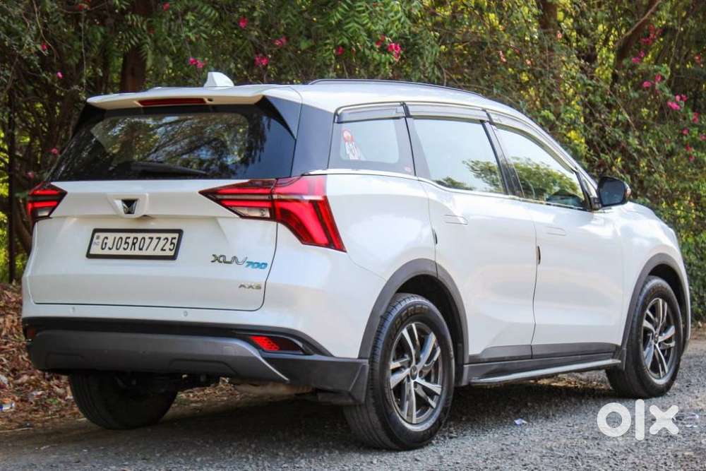 Mahindra Xuv700 2.0 Ax 5 Petrol Mt Str, 2022, Petrol