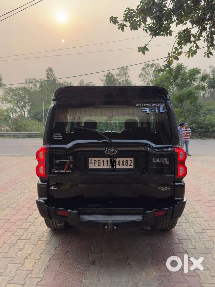 Mahindra Scorpio 2016 Diesel Well Maintained
