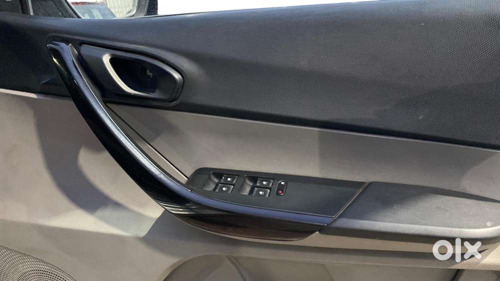 Tata Tiago 1.2 Revotron Xm, 2017, Petrol