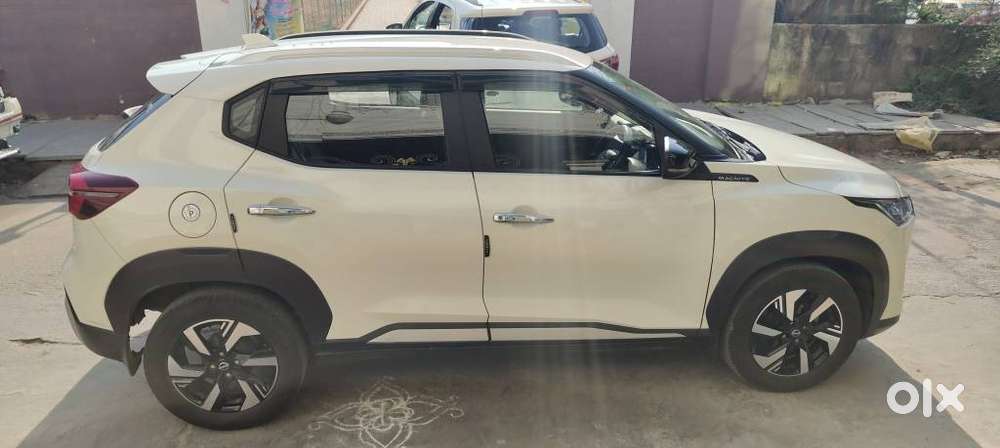 Nissan Magnite 1.0 Xv Premium, 2025, Petrol