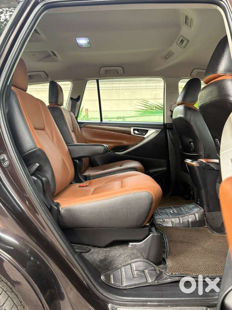 Toyota Innova Crysta [2020-ongoing] 2.4 Gx 7 Str, 2022, Diesel