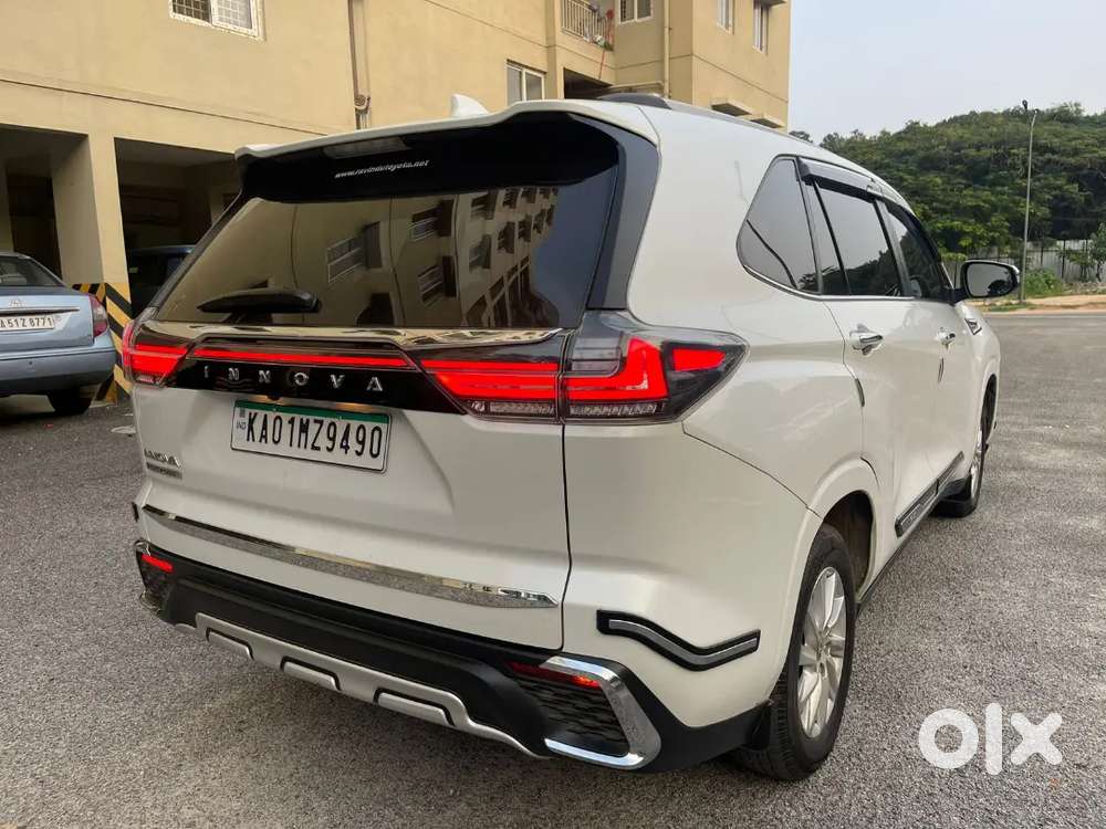 Toyota Innova Hycross 2023 Petrol 63500 Km Driven