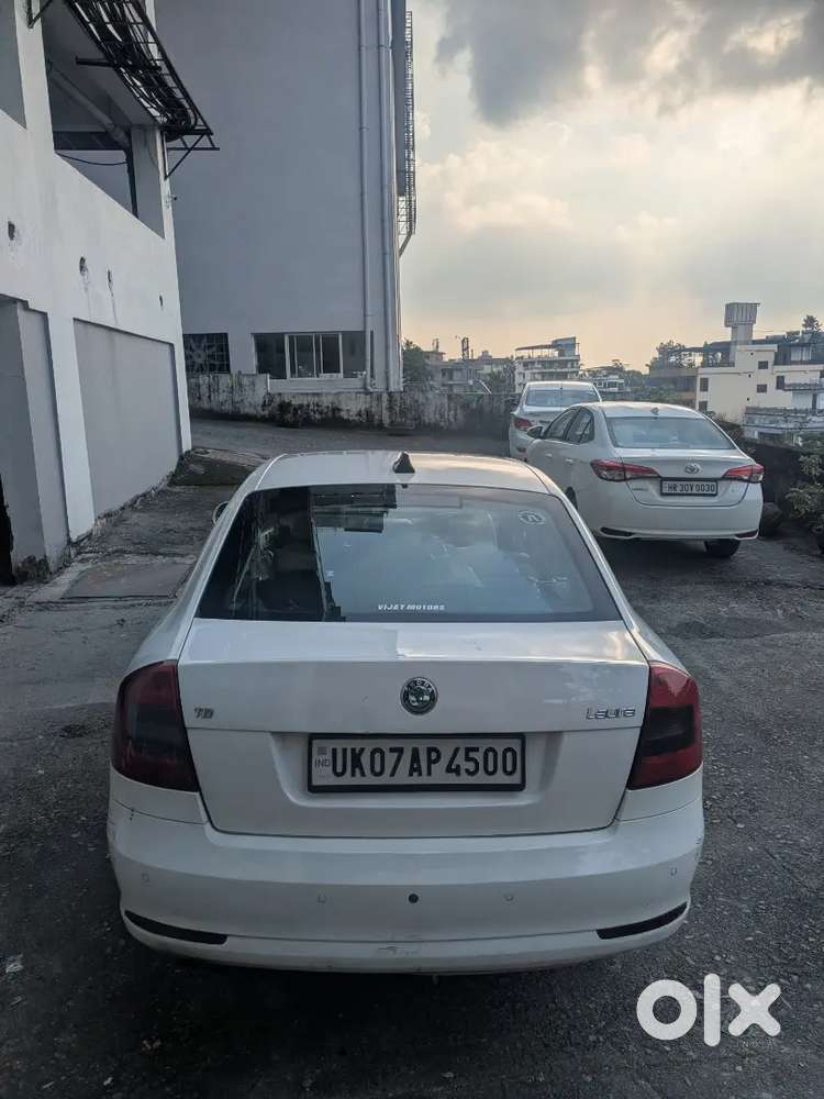 Skoda Laura Elegance 2012 Car