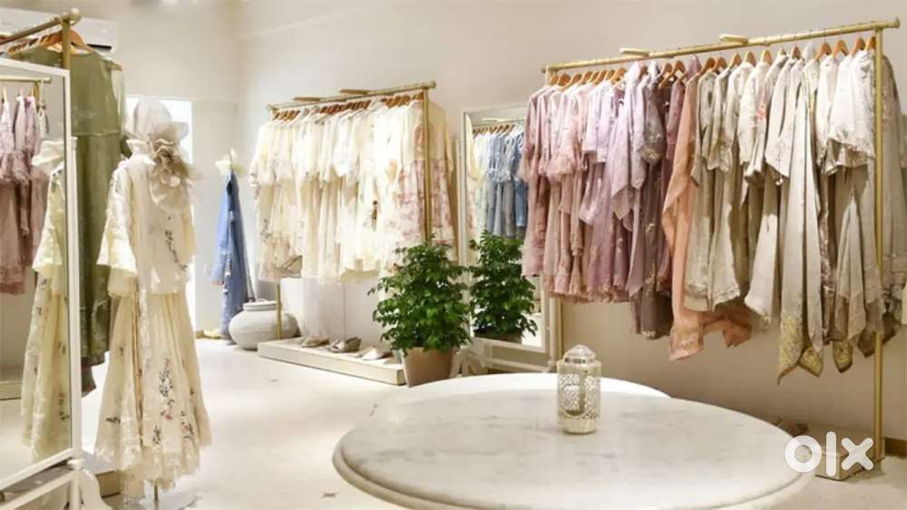 Wanted Male /  Female Sales Staff at Branded Clothing Store.