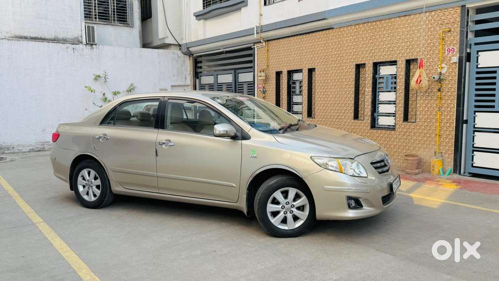 Toyota Corolla Altis 2010 Petrol Well Maintained
