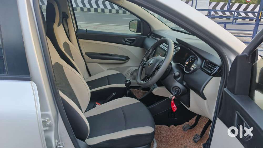 Renault Triber Rxt, 2023, Petrol