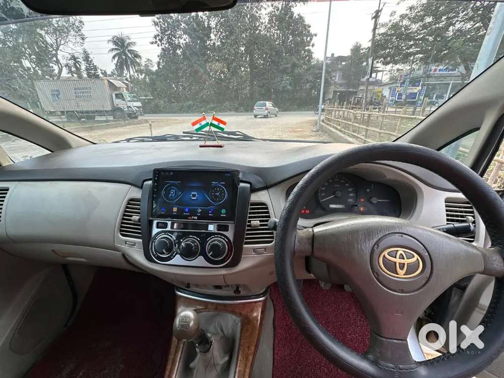 Innova G 8 Seater Diesel