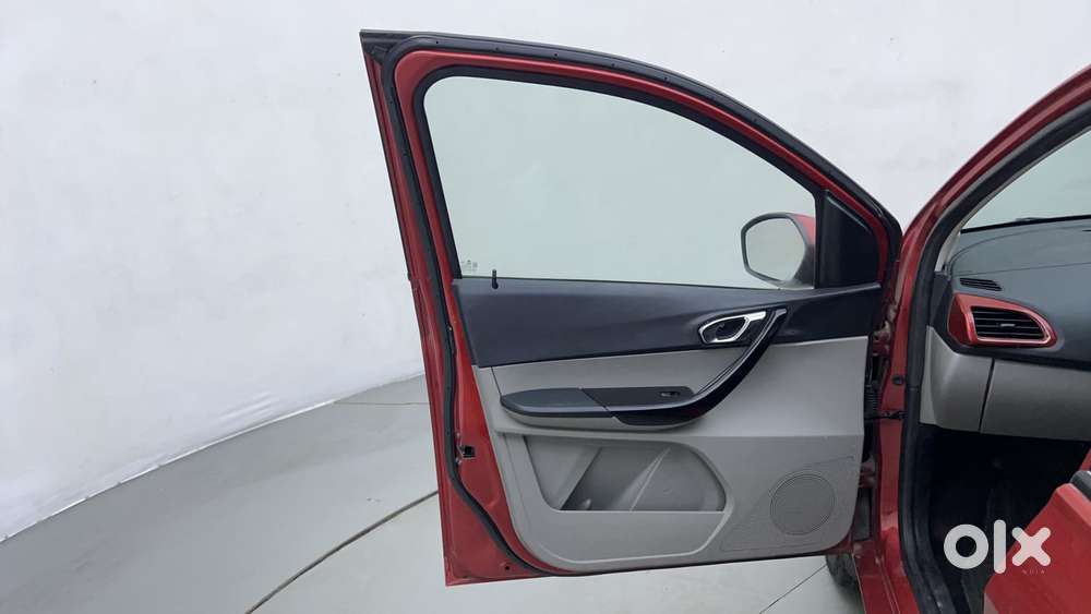 Tata Tiago Xza, 2019, Petrol