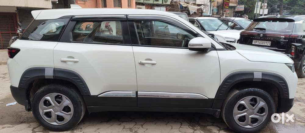 Maruti Suzuki Brezza 1.5 Lxi Smart Hybrid, 2024, Petrol