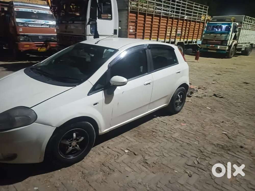 Fiat Punto 2012 Diesel 150000 Km Driven