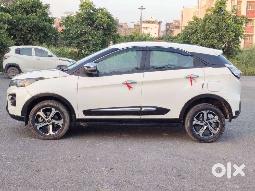 Tata Nexon, 2023, Petrol