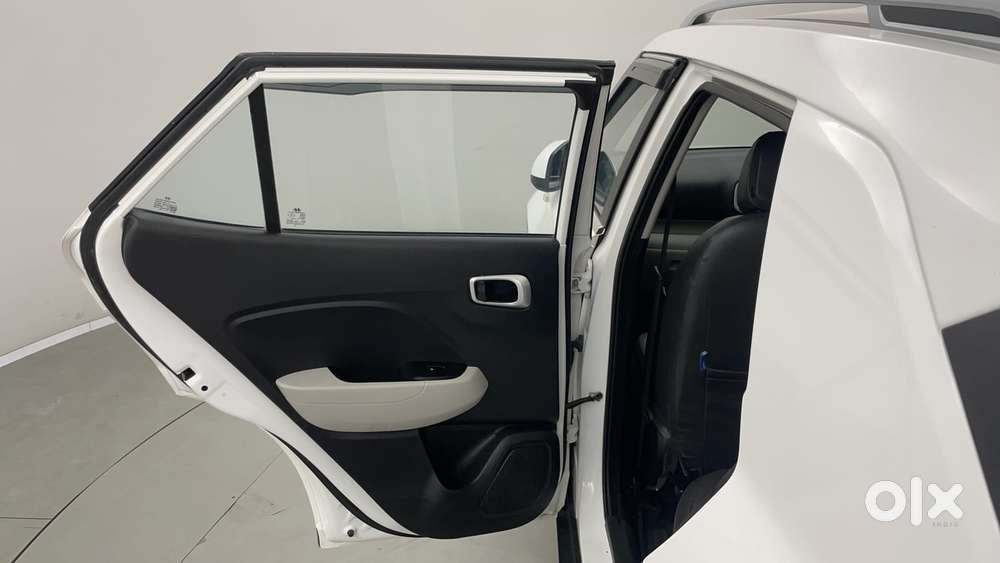 Hyundai Venue [2022-ongoing] 1.2 S, 2023, Petrol