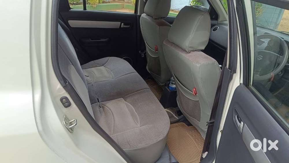 Maruti Suzuki Swift Vxi + Manual, 2011, Petrol