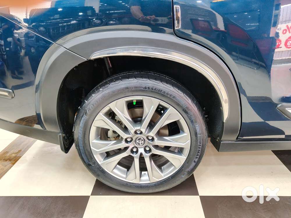 Toyota Innova Hycross 2.0 Zx Hybrid 7 Str, 2023, Petrol
