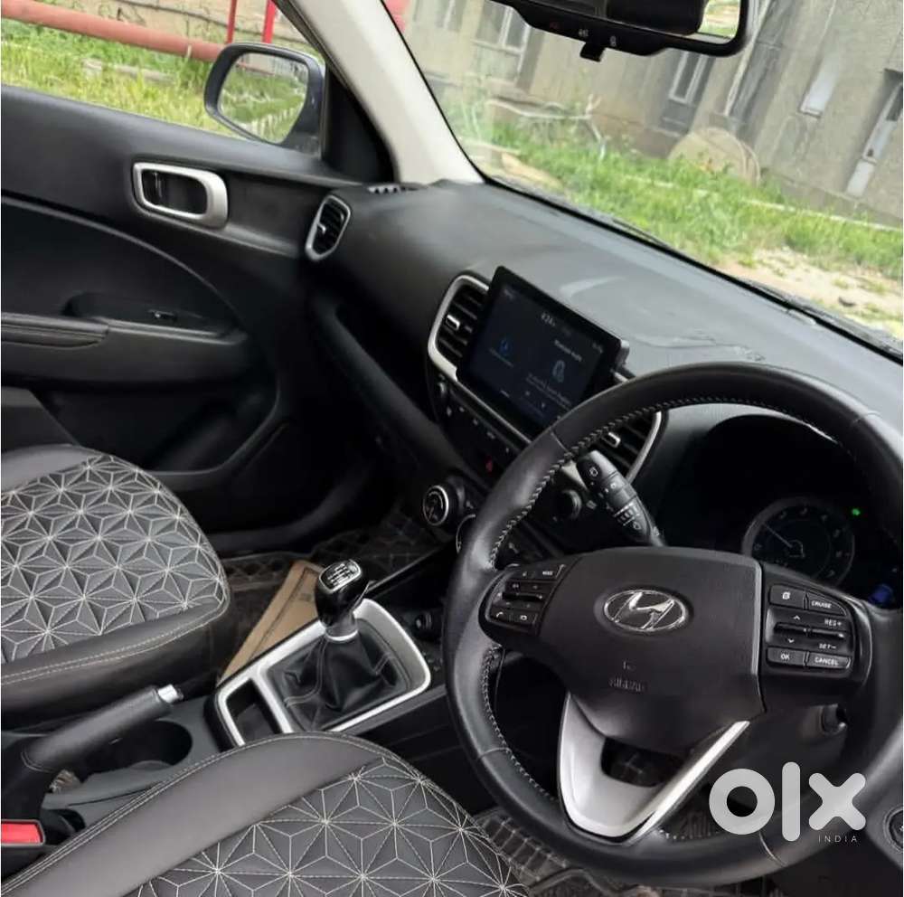 Dl No Hyundai Venue 2019 Petrol 65000 Km Driven