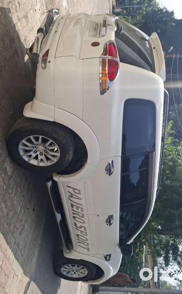 Mitsubishi Pajero Sport 2.5 Manual, 2014, Diesel