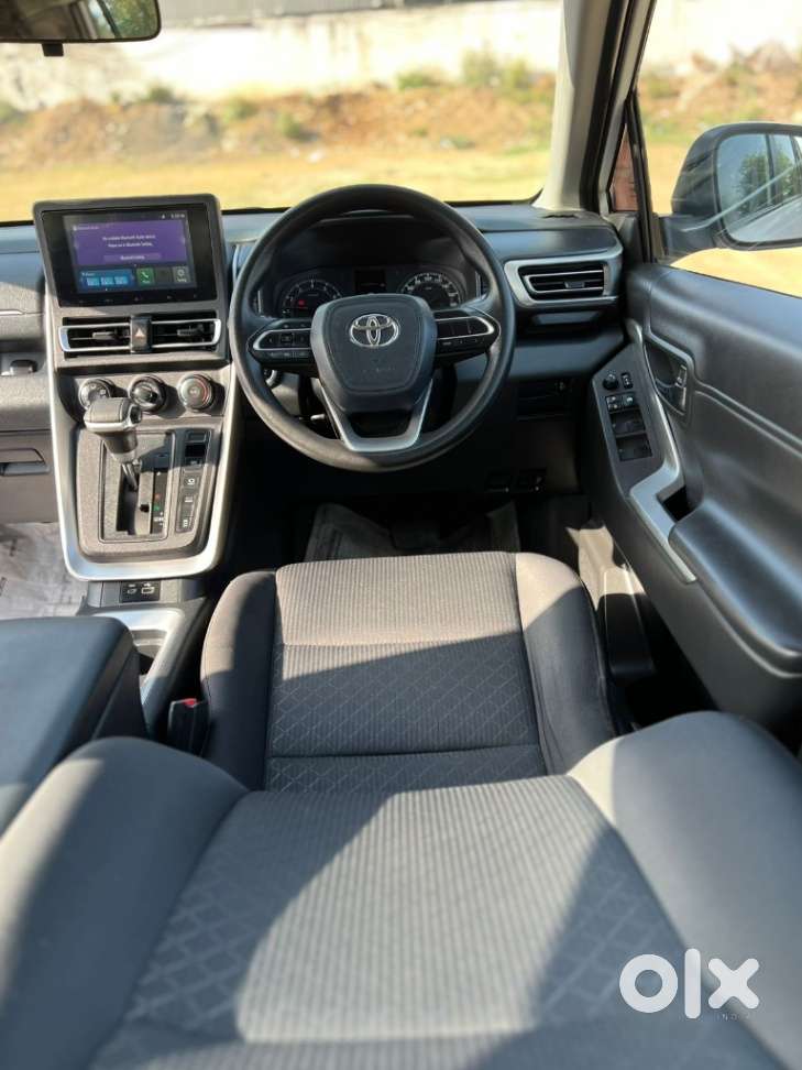 Toyota Innova Hycross 2.0 Gx 8 Str, 2024, Petrol