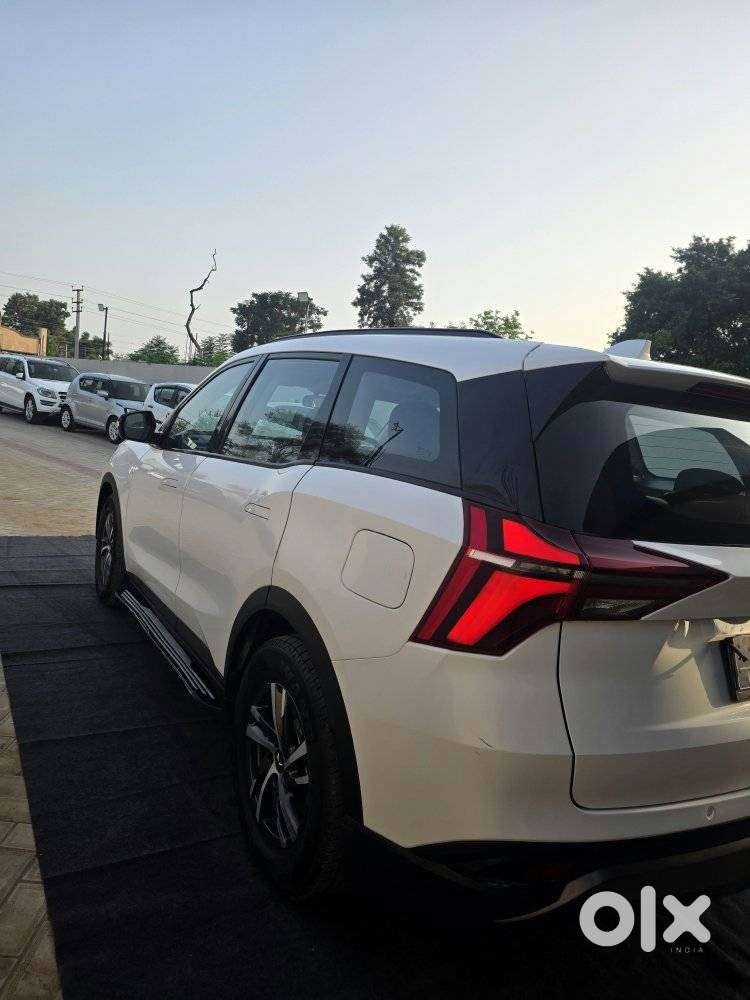 Mahindra Xuv700 2.2 Ax 5 Diesel At 7 Str, 2022, Diesel