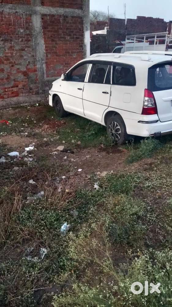 Toyota Innova 2016 Diesel 120000 Km Driven