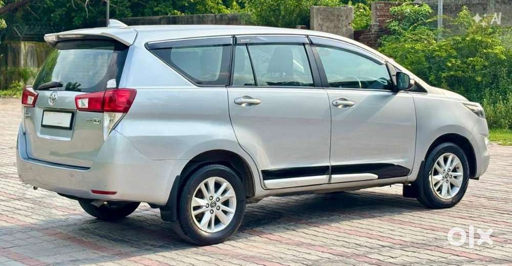 Toyota Innova Crysta 2.4 G Mt 7 Str, 2017, Diesel