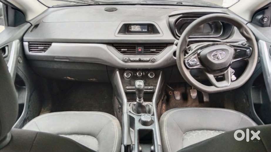 Tata Nexon, 2022, Petrol