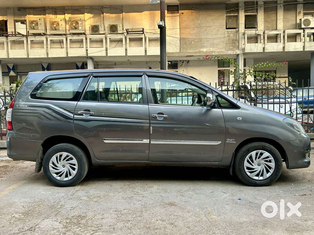 Toyota Innova 2.5 G (diesel) 8 Seater Bs Iv, 2011, Diesel