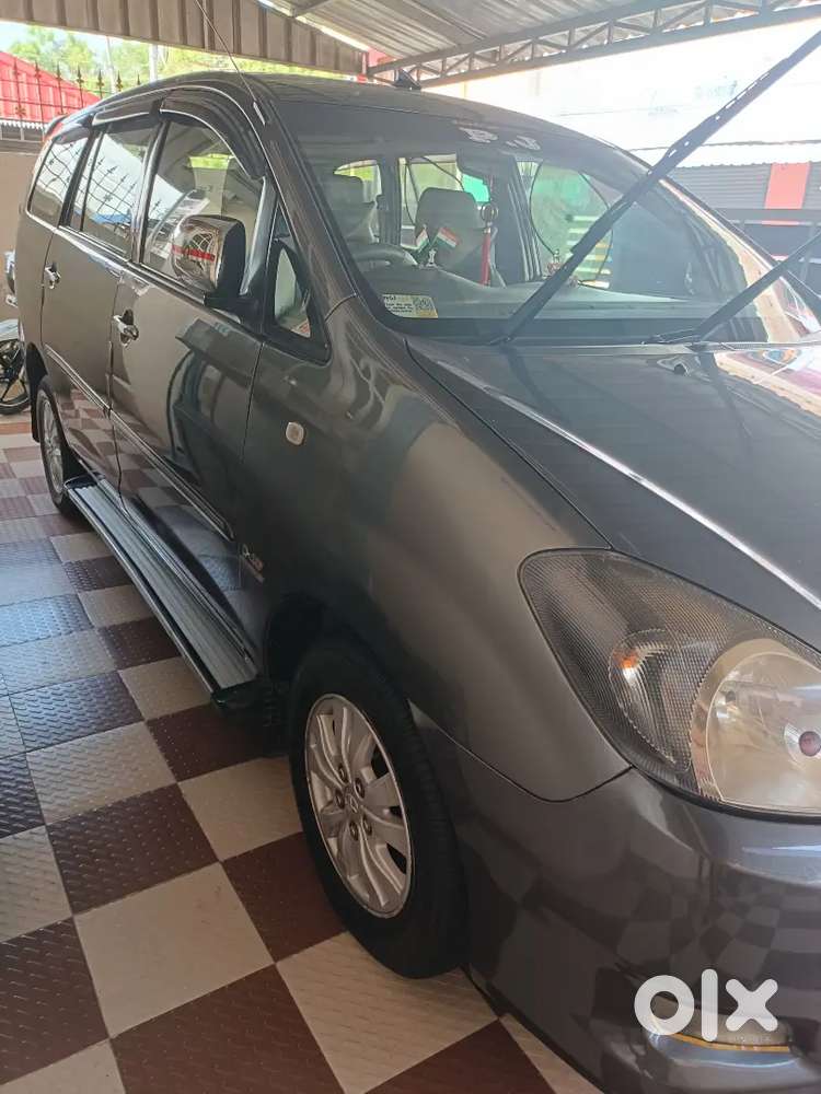 Toyota Innova 2010 Diesel 178000 Km Driven Showroom Condition