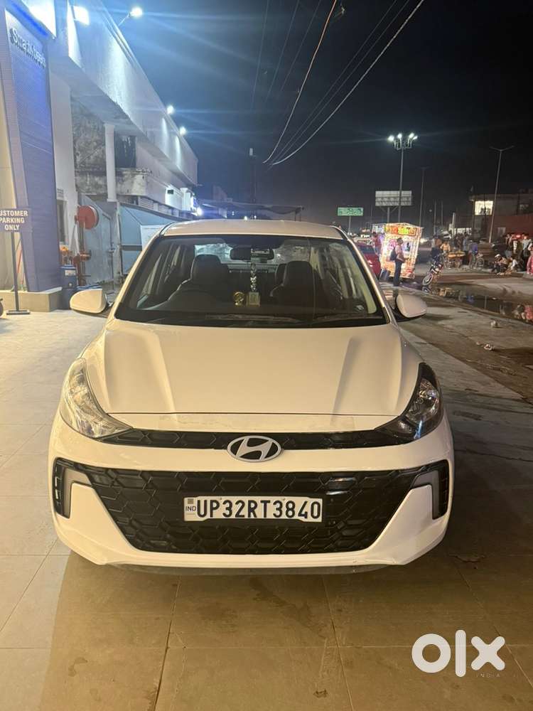 Hyundai Aura 2025 Cng