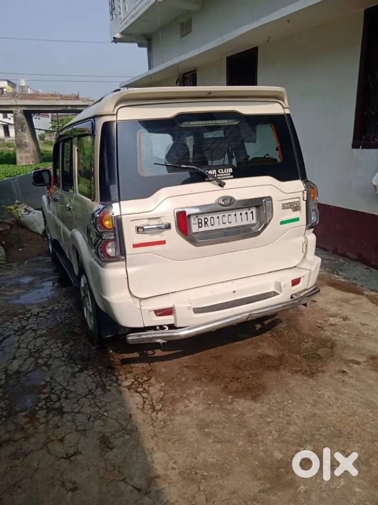 Mahindra Scorpio S6 2015