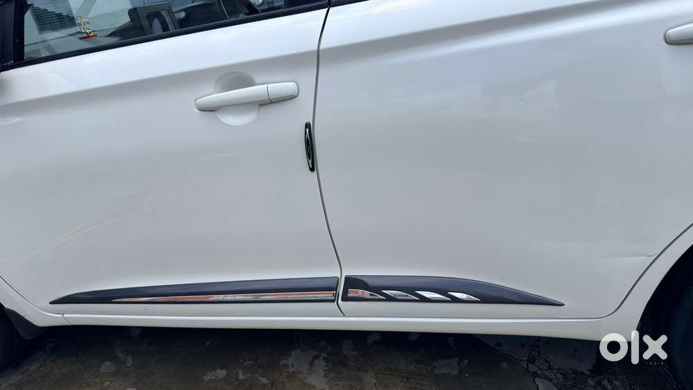 Maruti Suzuki Swift Vxi 2025