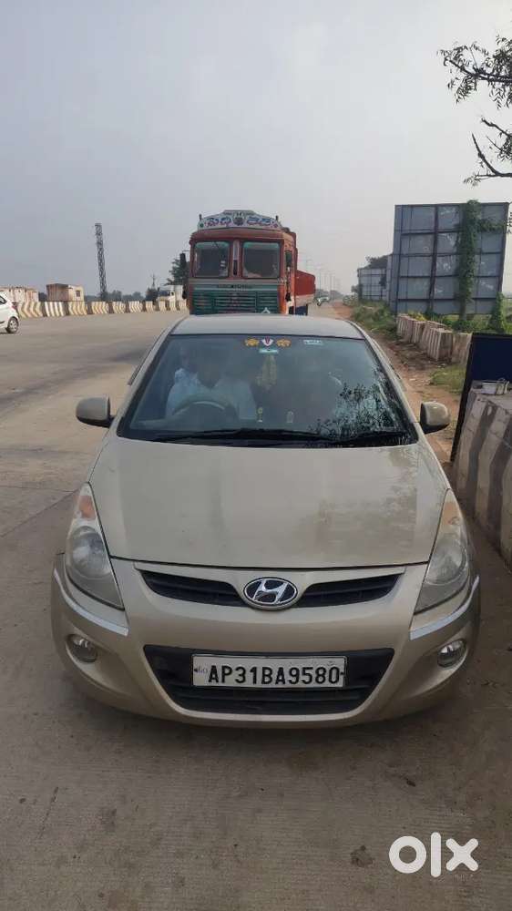 Hyundai I20 2010 Petrol 120000 Km Driven