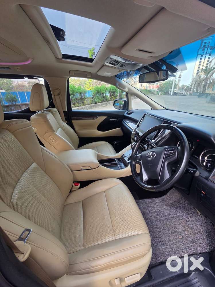 Toyota Vellfire Vip – Executive Lounge, 2023, Petrol