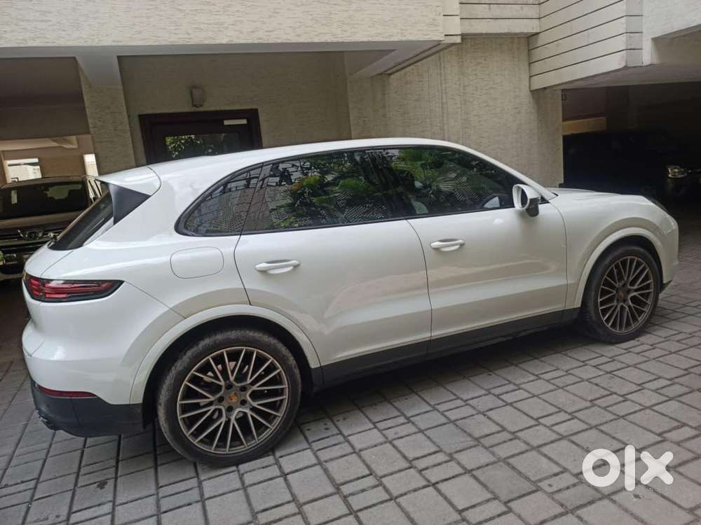Porsche Cayenne 2023 Platinum Edition