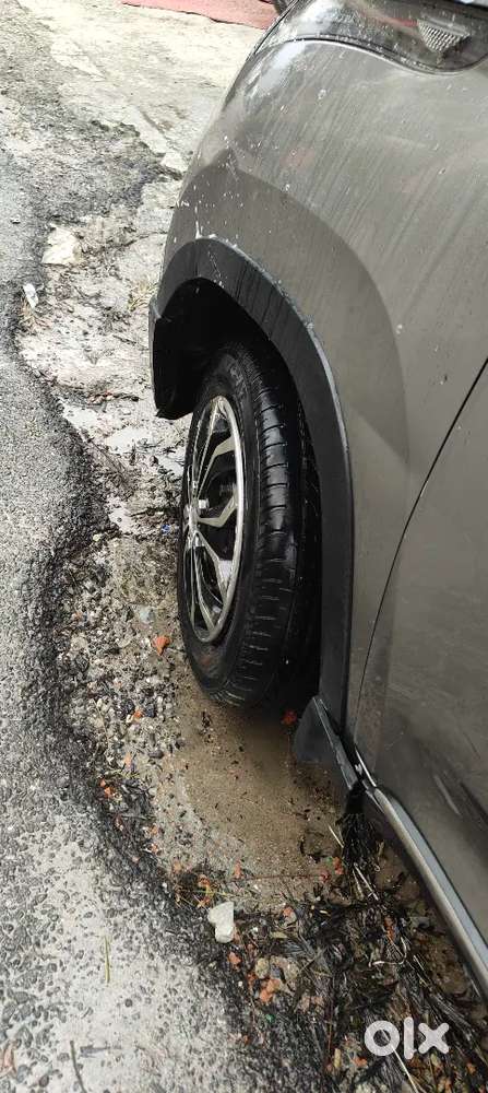 Mahindra Kuv100 Nxt 6 Petrol Good Condition