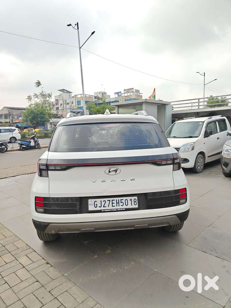 Hyundai Venue 1.2 S (o), 2025, Cng & Hybrids