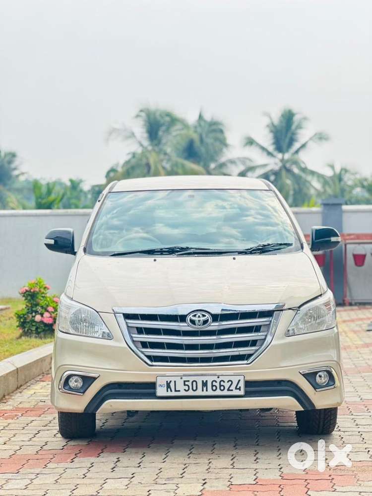 Toyota Innova 2011 V Diesel Well Maintained