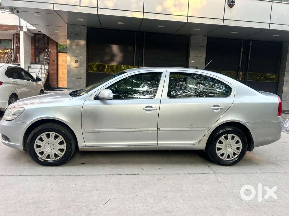 Skoda Laura 1.8 Tsi Active, 2011, Petrol