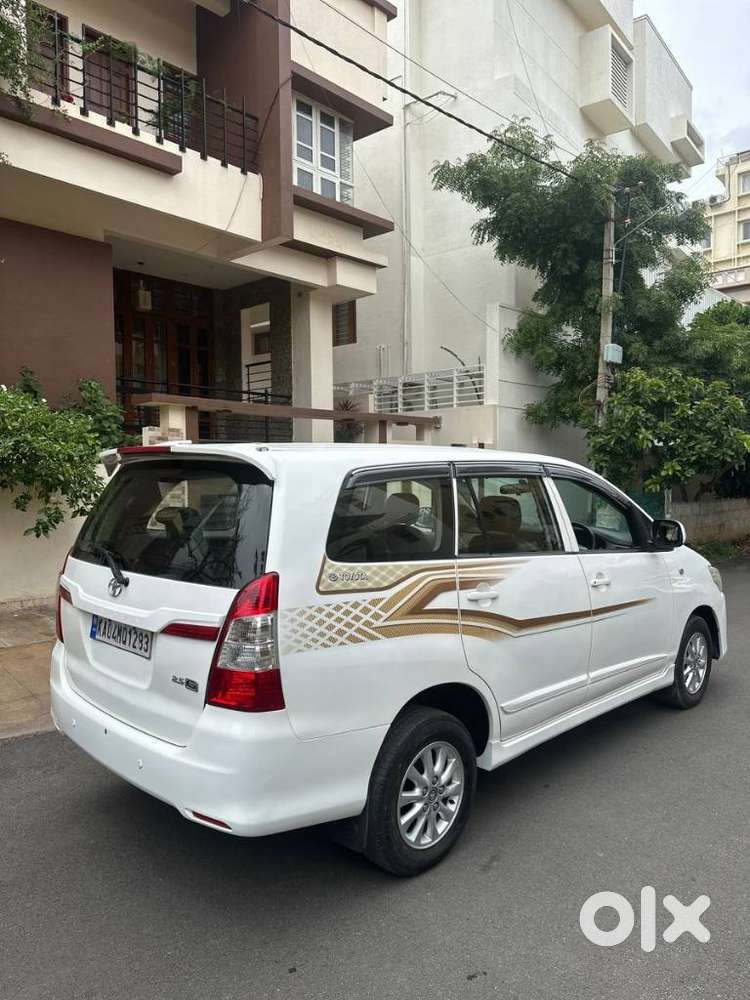 Toyota Innova 2.5 G (diesel) 8 Seater Bs Iv, 2015, Diesel